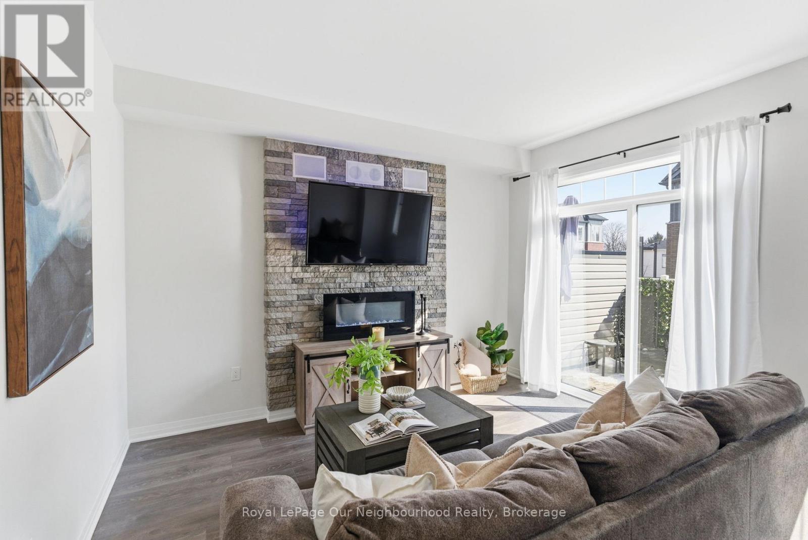 818 Atwater Path, Oshawa, Ontario L1J 0E8 - Photo 3 - E12901532