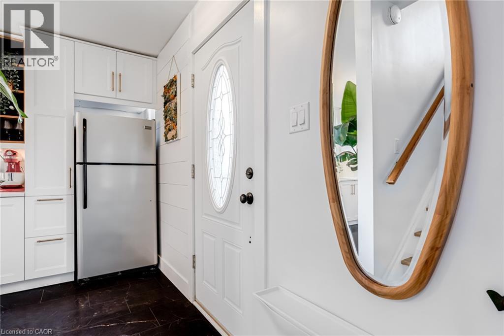 624 Burgess Avenue, Hamilton, Ontario  L8H 6H9 - Photo 3 - 40814186