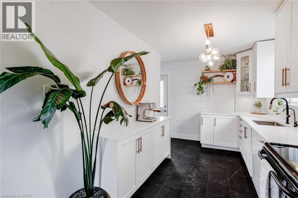 624 Burgess Avenue, Hamilton, Ontario  L8H 6H9 - Photo 6 - 40814186