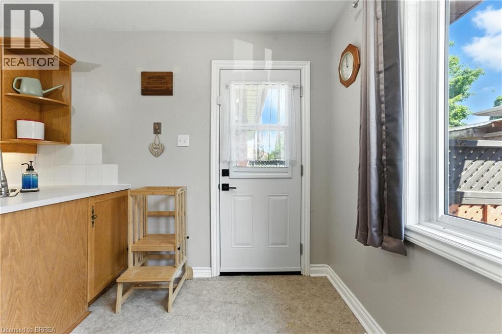 8 Allensgate Drive, Brantford, Ontario  N3V 1C7 - Photo 16 - 40808947