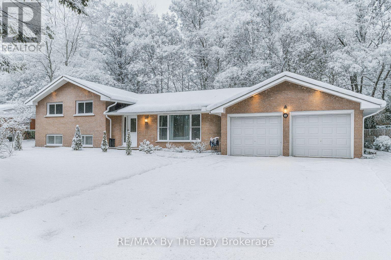 63 Rodrium Road, Wasaga Beach, Ontario  L9Z 1R5 - Photo 2 - S12909972