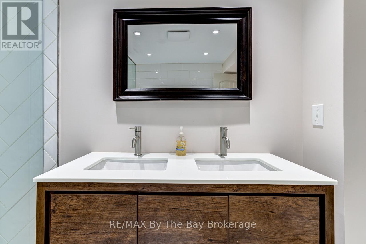 63 Rodrium Road, Wasaga Beach, Ontario  L9Z 1R5 - Photo 29 - S12909972