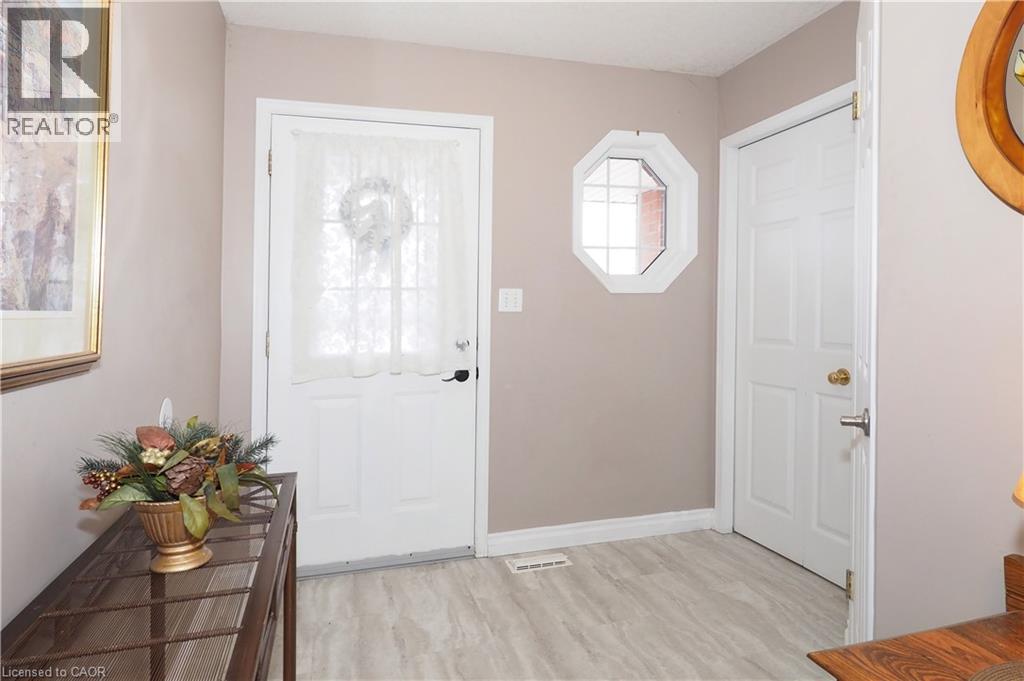 224 Inverhuron Crescent Unit# A, Waterloo, Ontario  N2V 2H7 - Photo 3 - 40812356