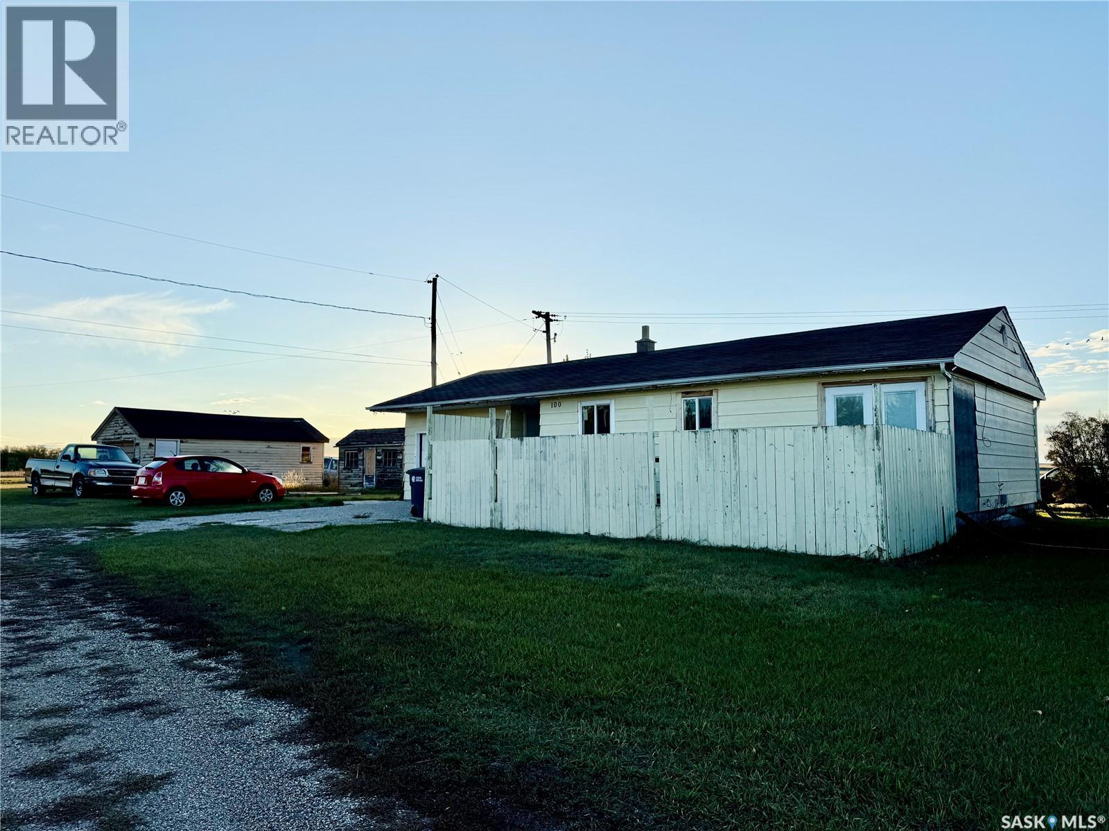 100 Main Street, Aylesbury, Saskatchewan  S0G 0B0 - Photo 2 - SK021507