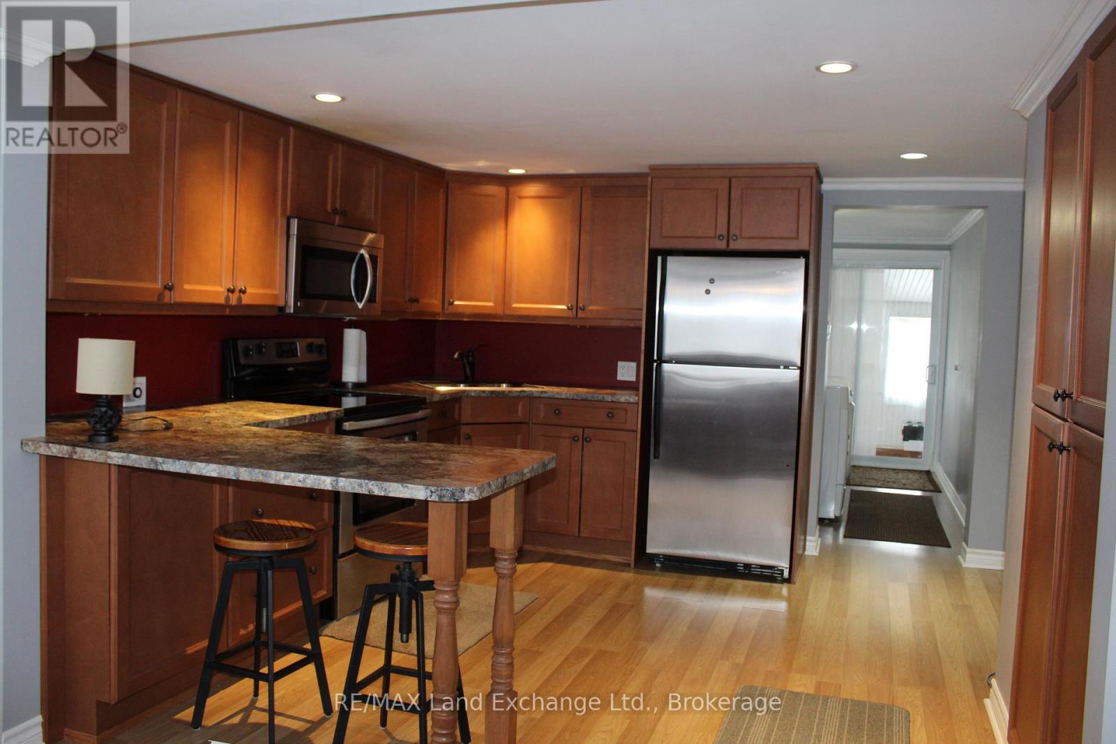 317 Nelson Street, Kincardine, Ontario  N2Z 1X7 - Photo 6 - X12910042