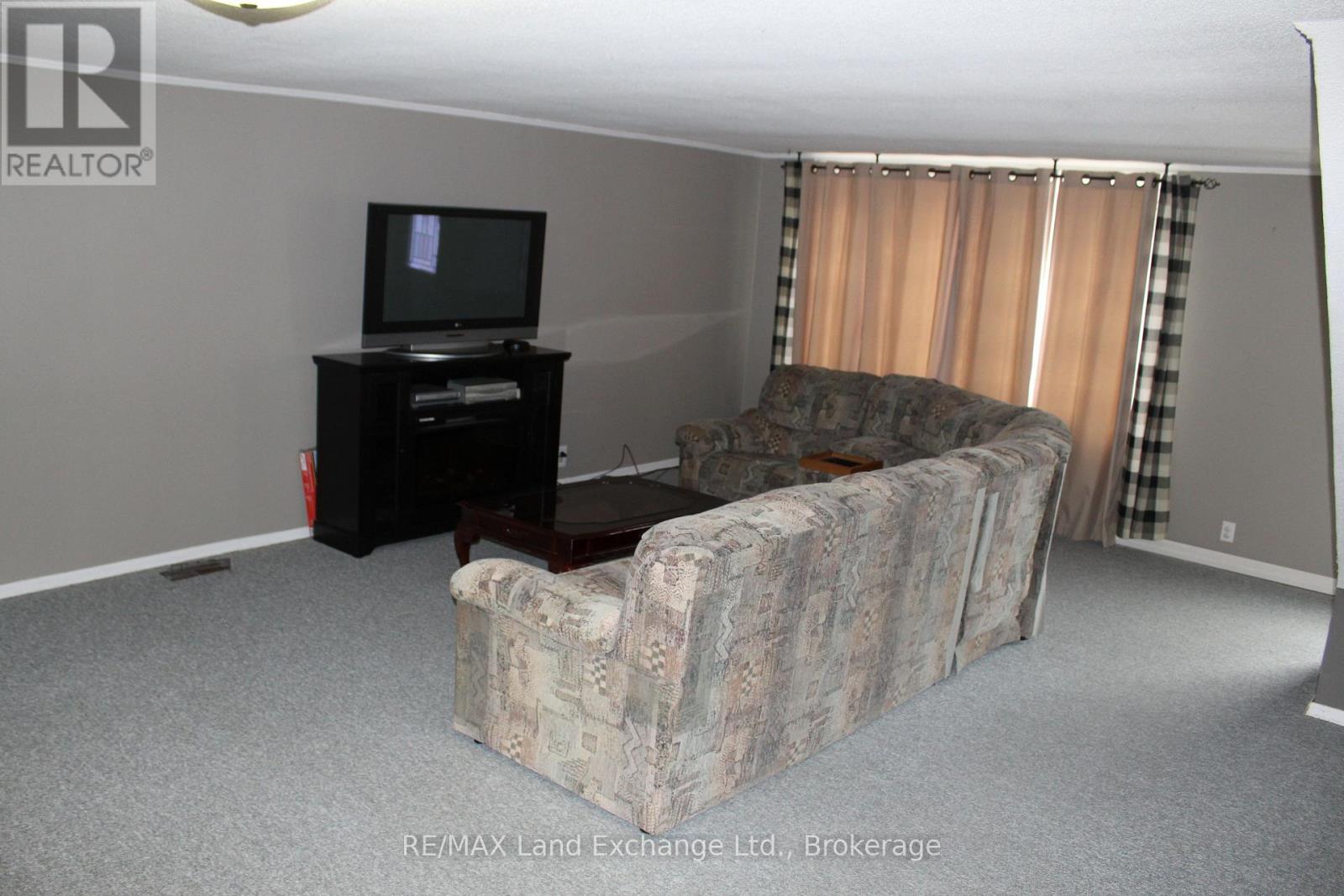 317 Nelson Street, Kincardine, Ontario  N2Z 1X7 - Photo 9 - X12910042