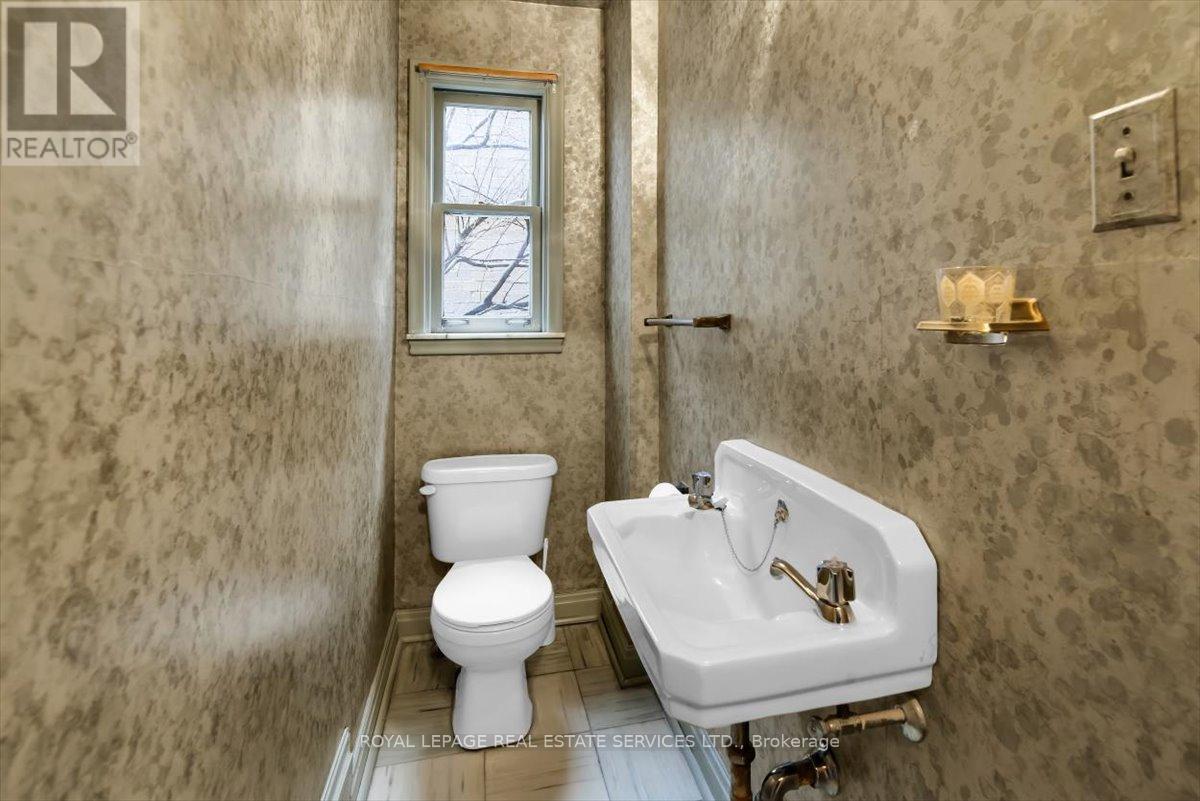 66 Mason Boulevard, Toronto, Ontario  M5M 3C8 - Photo 10 - C12909934