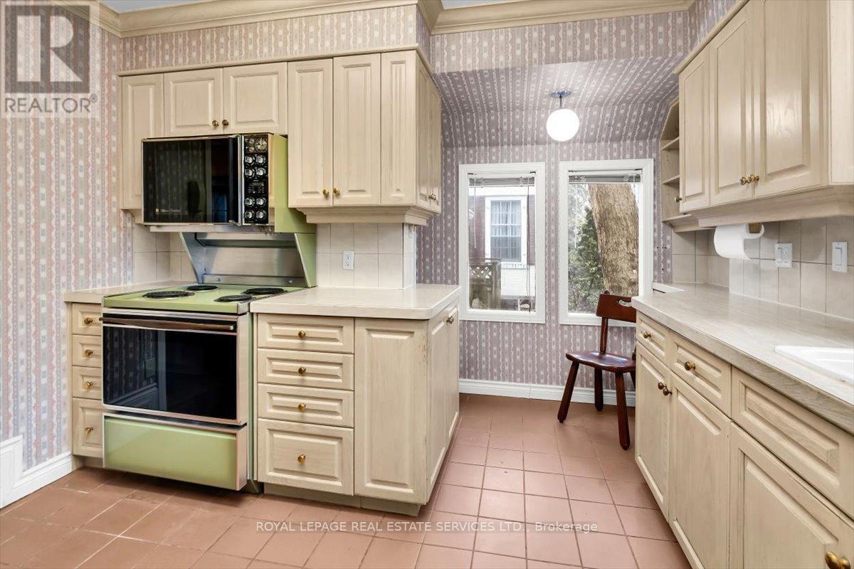 66 Mason Boulevard, Toronto, Ontario  M5M 3C8 - Photo 11 - C12909934