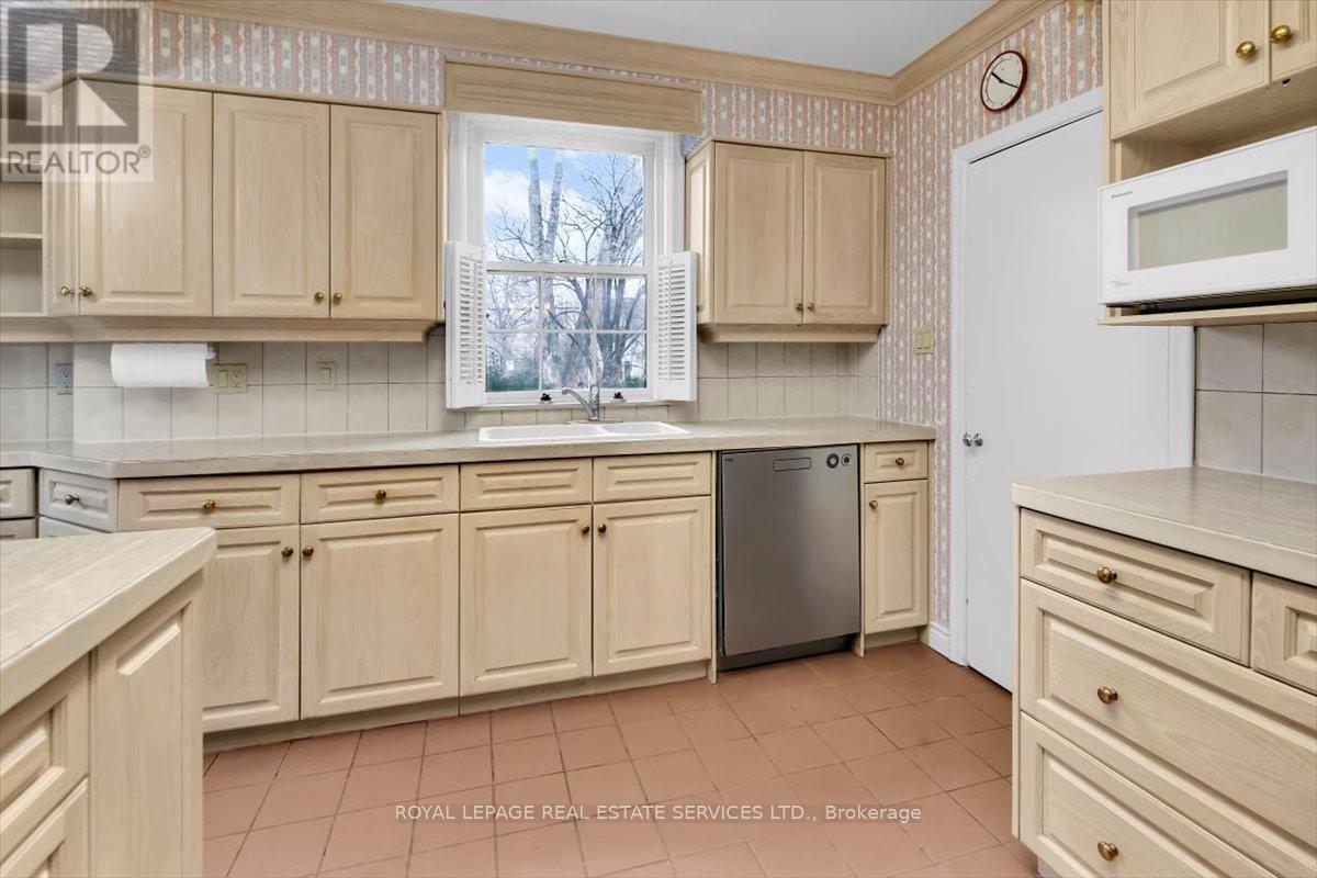 66 Mason Boulevard, Toronto, Ontario  M5M 3C8 - Photo 13 - C12909934