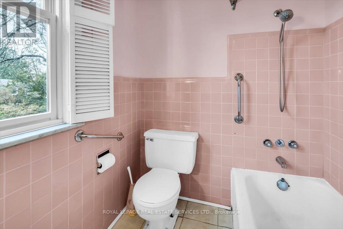 66 Mason Boulevard, Toronto, Ontario  M5M 3C8 - Photo 21 - C12909934