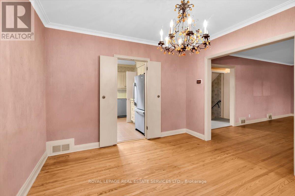 66 Mason Boulevard, Toronto, Ontario  M5M 3C8 - Photo 7 - C12909934