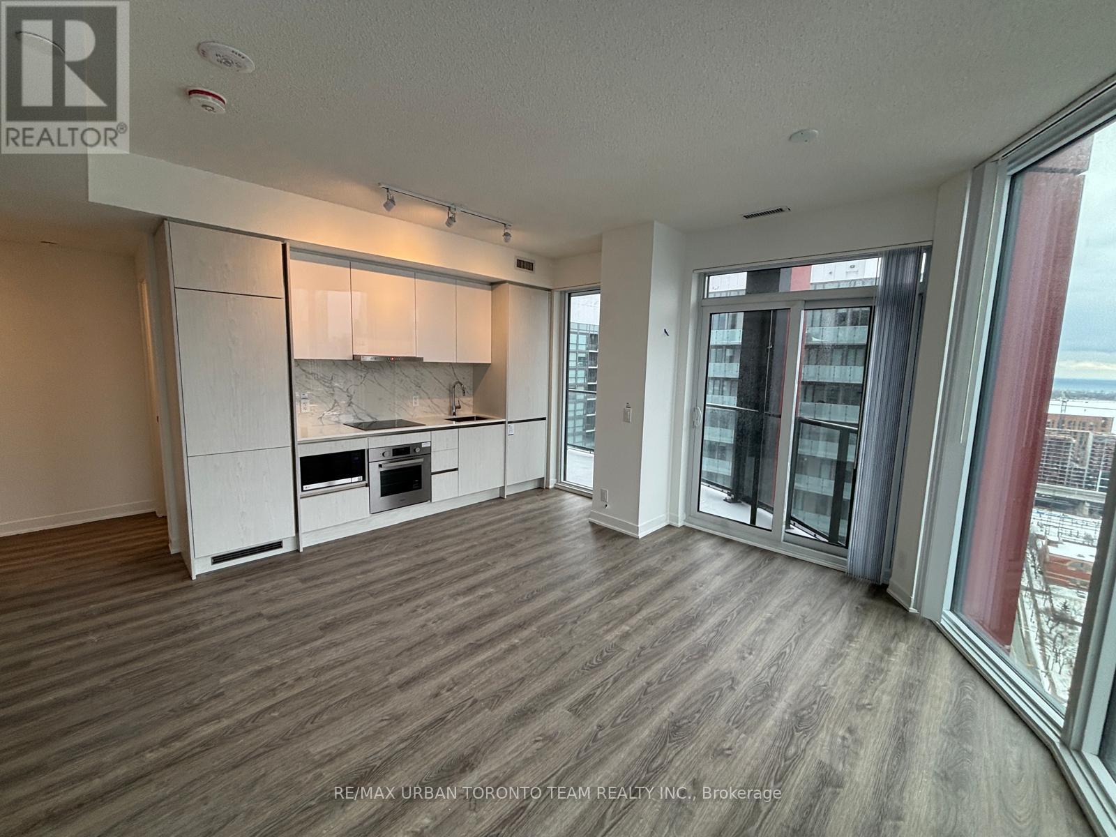 3310 - 180 Front Street E, Toronto, Ontario  M5A 0K9 - Photo 3 - C12909938