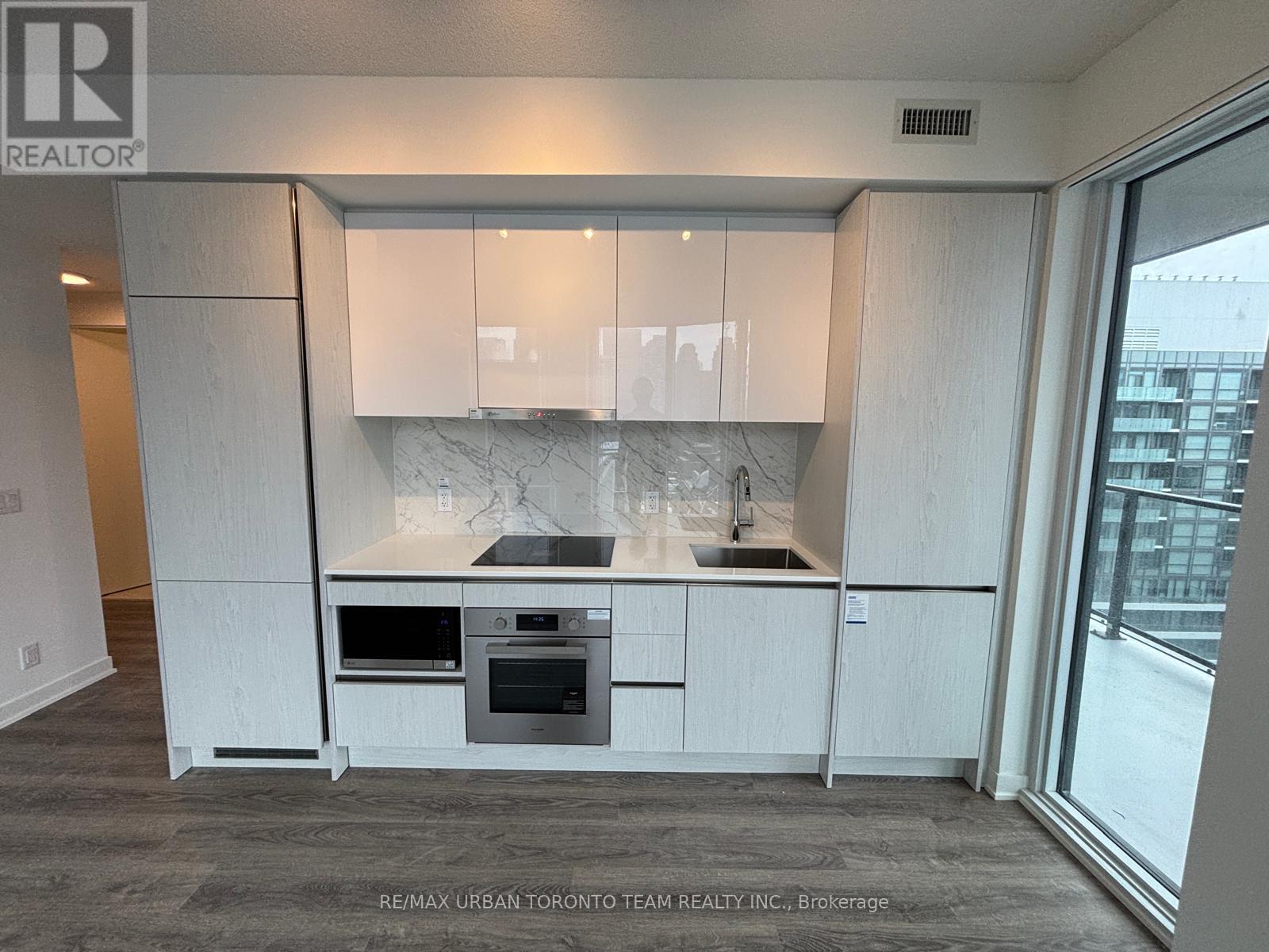 3310 - 180 Front Street E, Toronto, Ontario  M5A 0K9 - Photo 4 - C12909938