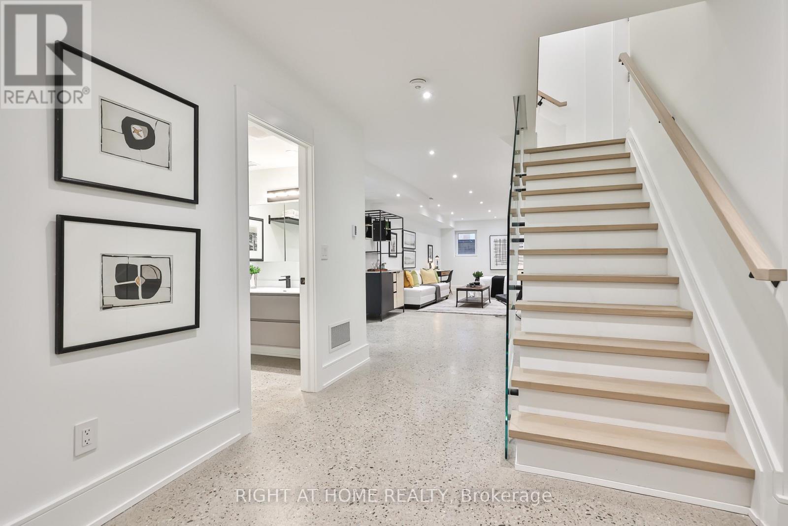 193 Winnett Avenue, Toronto, Ontario  M6C 3L8 - Photo 34 - C12909966