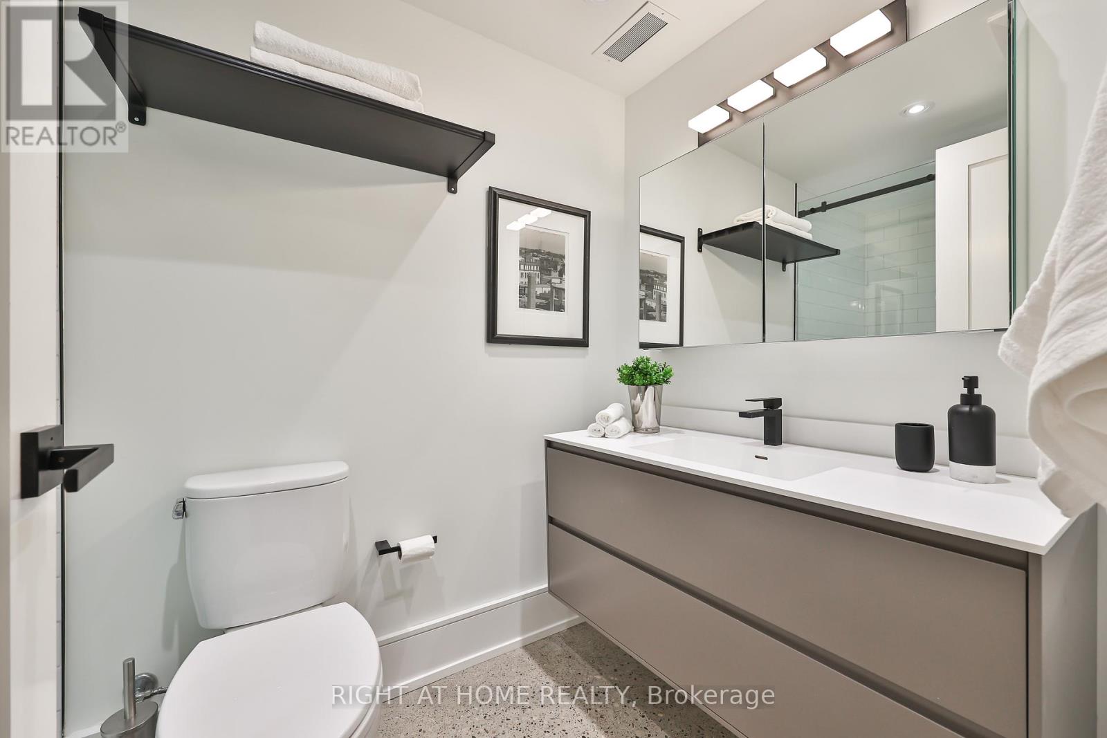 193 Winnett Avenue, Toronto, Ontario  M6C 3L8 - Photo 35 - C12909966