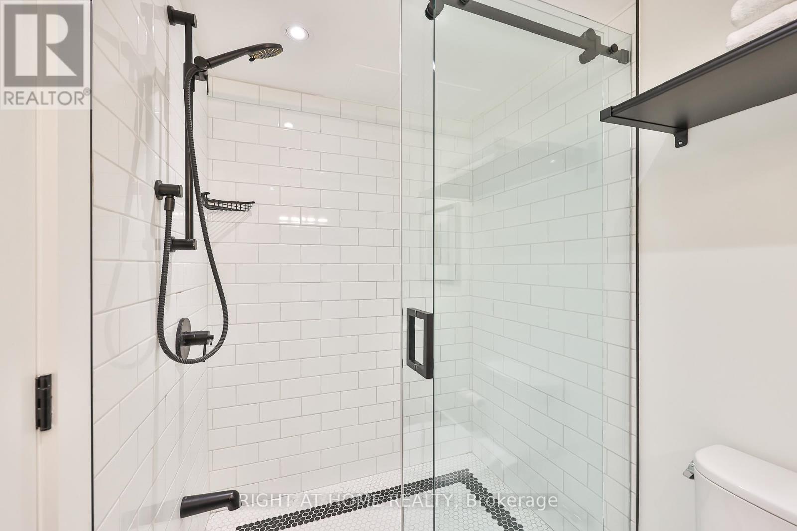 193 Winnett Avenue, Toronto, Ontario  M6C 3L8 - Photo 36 - C12909966