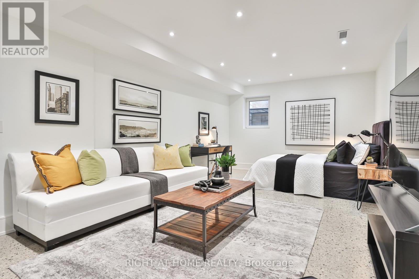 193 Winnett Avenue, Toronto, Ontario  M6C 3L8 - Photo 38 - C12909966