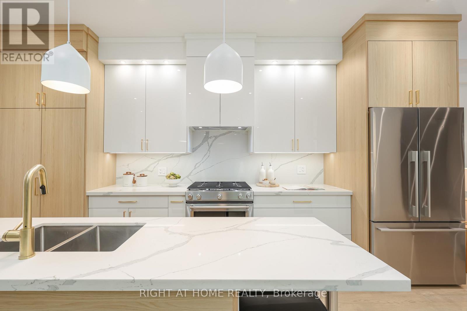 193 Winnett Avenue, Toronto, Ontario  M6C 3L8 - Photo 8 - C12909966