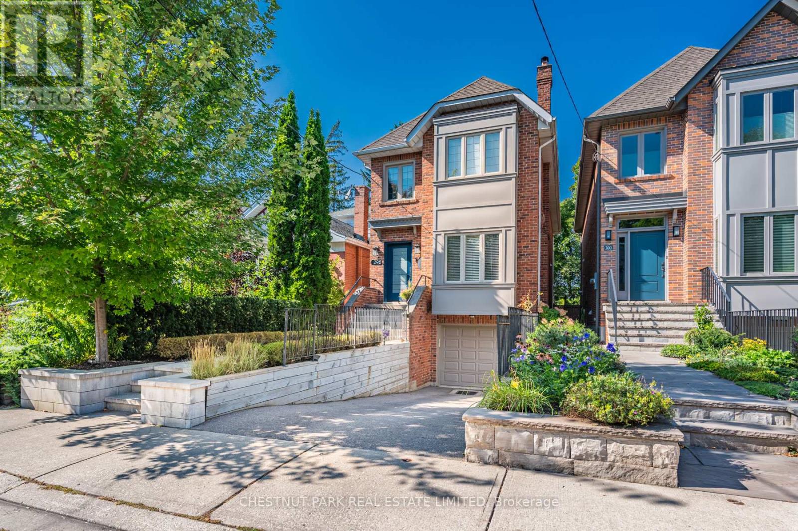 298 ERSKINE AVENUE, Toronto, Ontario