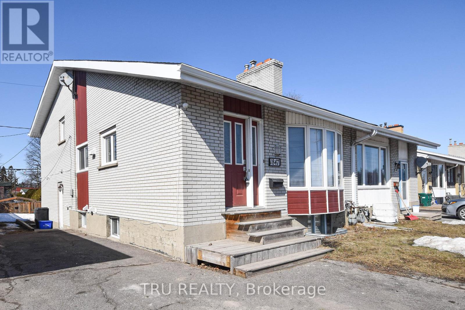 1847 WALKLEY ROAD, Ottawa, Ontario