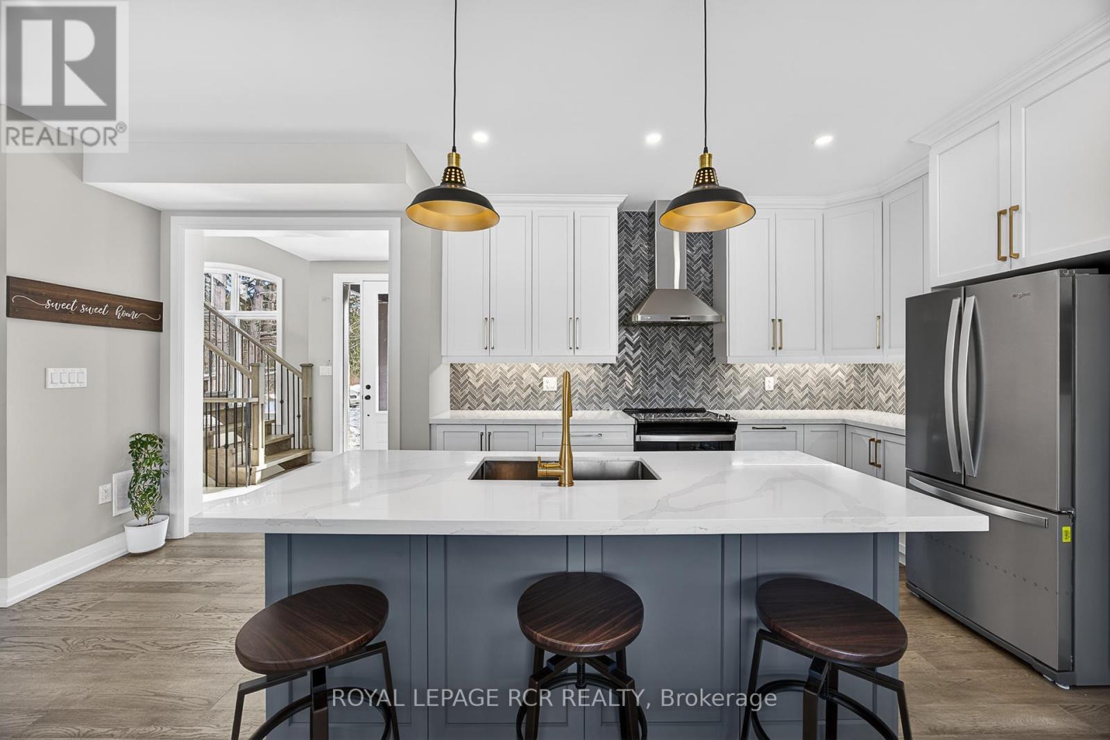 28 St. George Street, Georgina (Sutton & Jackson's Point), Ontario  L0E 1L0 - Photo 10 - N12910040