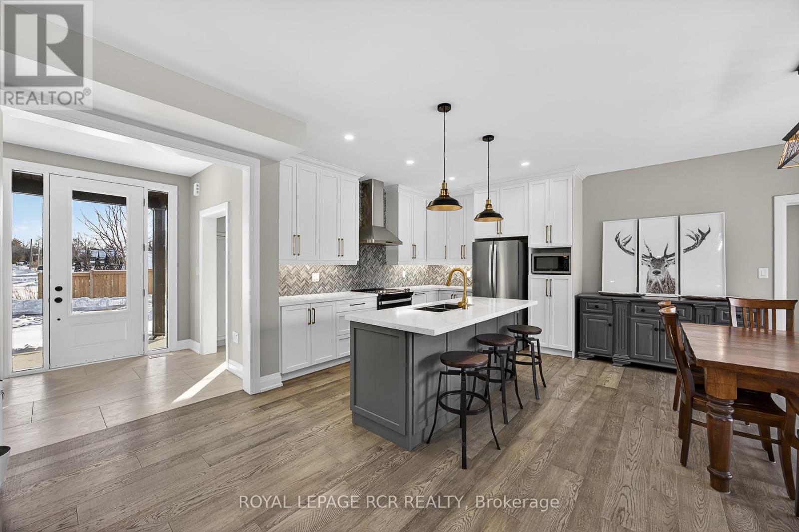 28 St. George Street, Georgina (Sutton & Jackson's Point), Ontario  L0E 1L0 - Photo 8 - N12910040