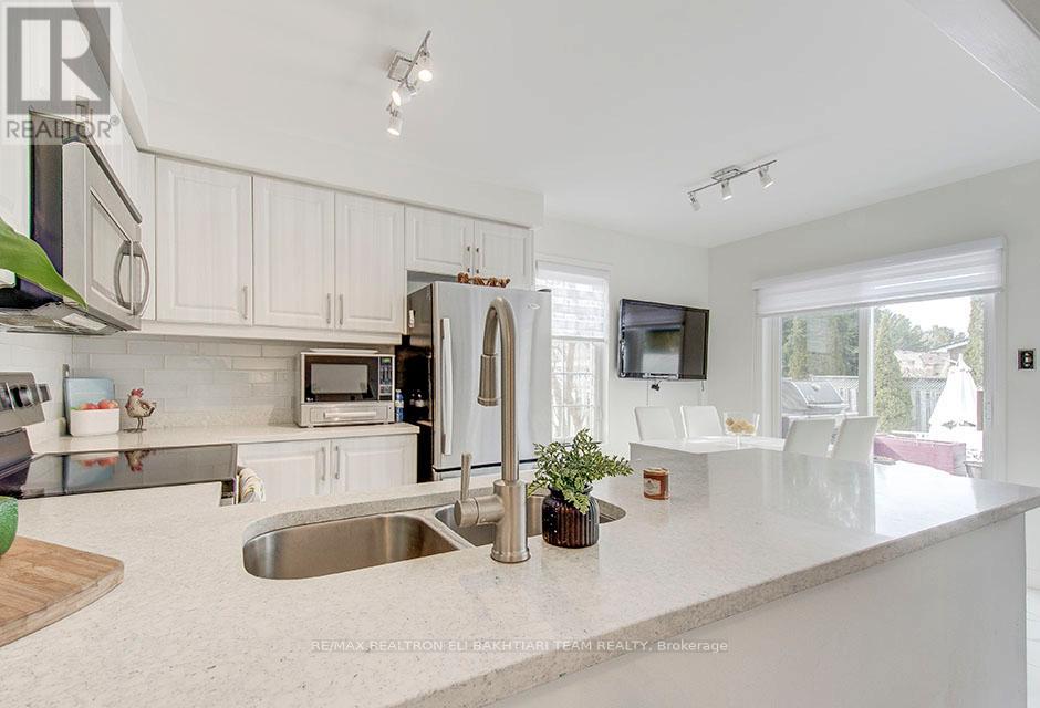 133 Long Point Drive, Richmond Hill (Oak Ridges Lake Wilcox), Ontario  L4E 3Z6 - Photo 19 - N12910090