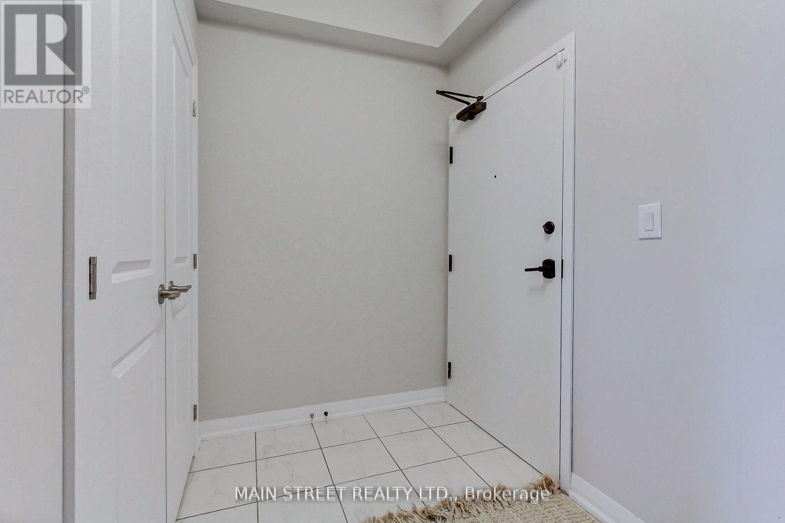 402 - 20 Koda Street, Barrie, Ontario  L9J 0J7 - Photo 5 - S12910018