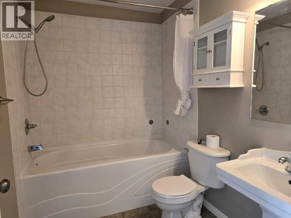 223 Baker Street, Hinton, Alberta  T7V 2C4 - Photo 25 - A2291721