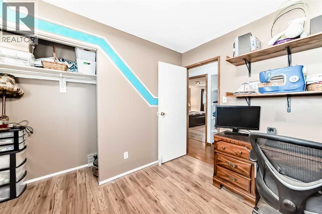 315 Barrett Drive, Red Deer, Alberta  T4R 1J1 - Photo 13 - A2295042