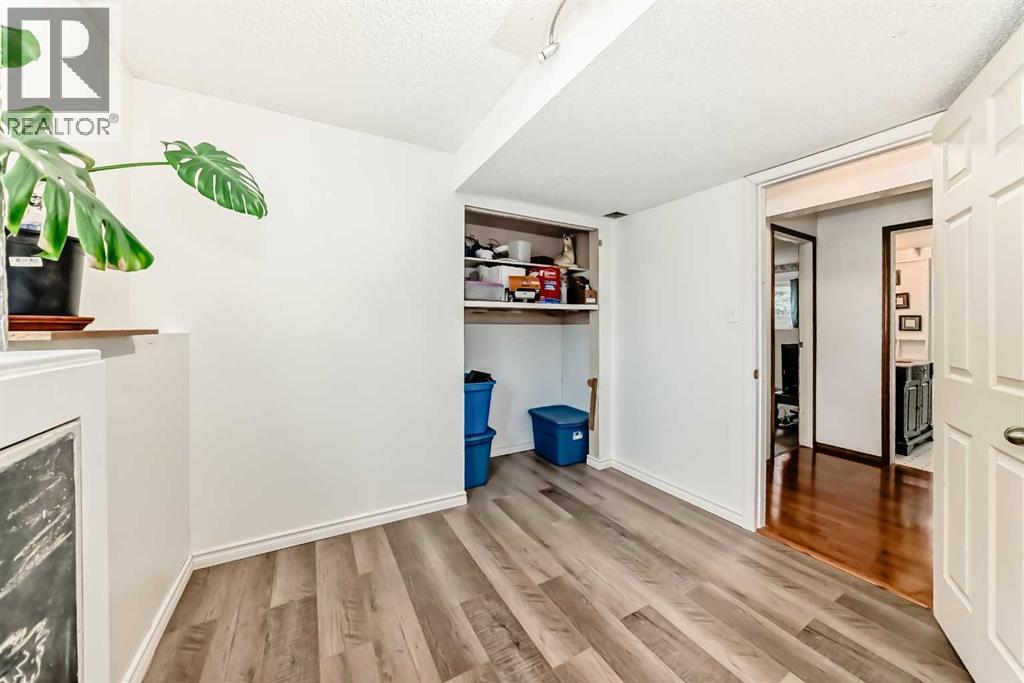 315 Barrett Drive, Red Deer, Alberta  T4R 1J1 - Photo 25 - A2295042