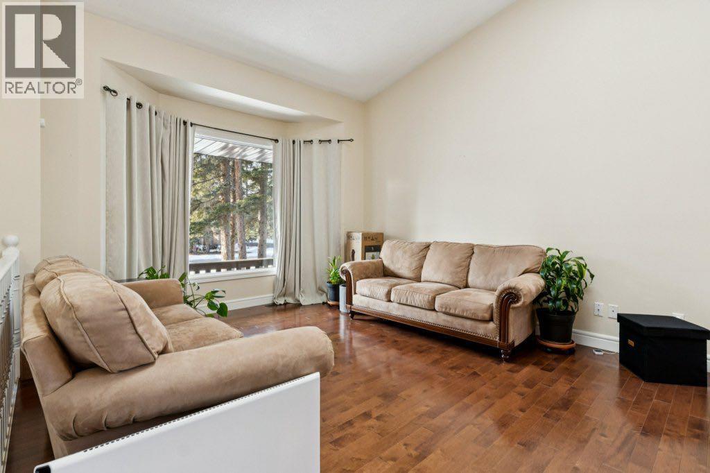 5 Manyhorses Crescent, Rural Rocky View County, Alberta  T3Z 1A3 - Photo 5 - A2292347