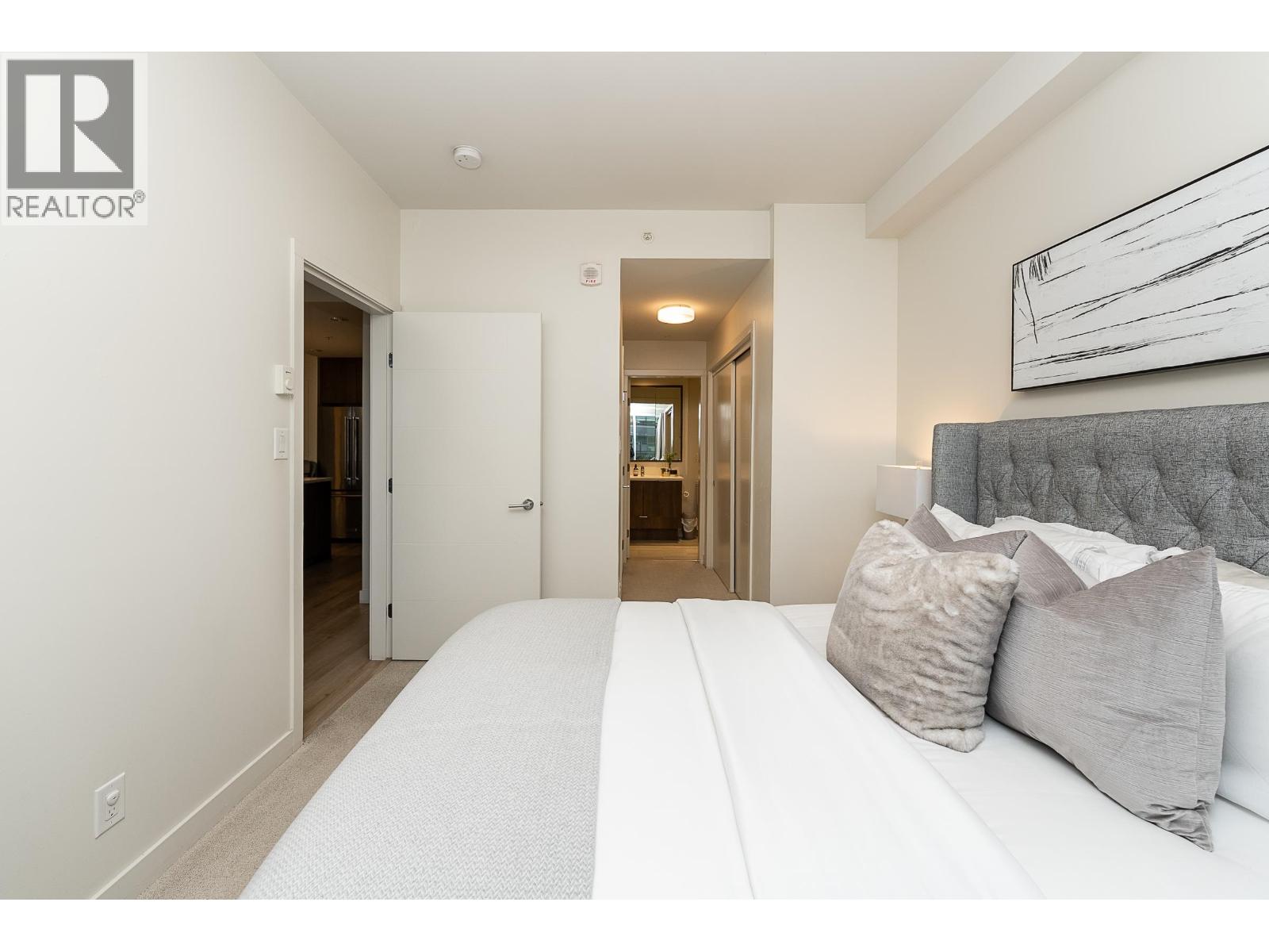 Listing Picture 13 of 40 : 103 2188 MADISON AVENUE, Burnaby / 本拿比 - 魯藝地產 Yvonne Lu Group - MLS Medallion Club Member