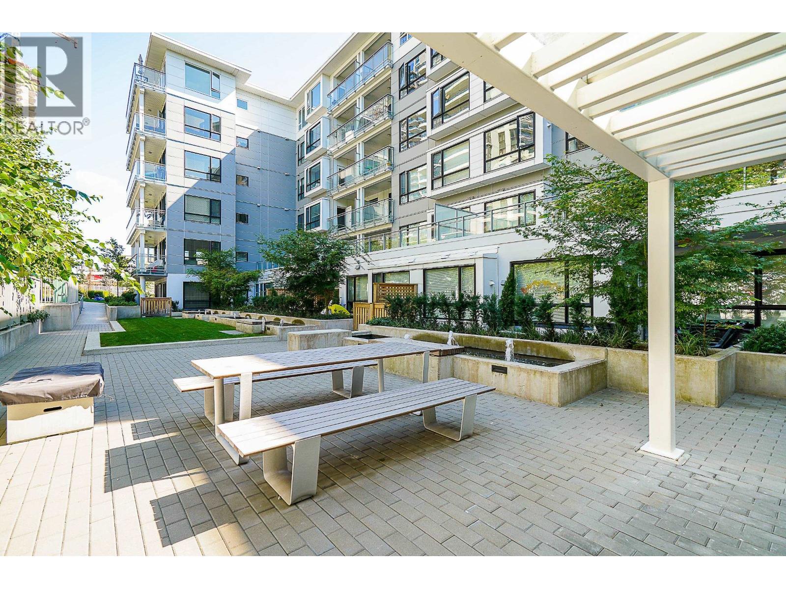 Listing Picture 27 of 40 : 103 2188 MADISON AVENUE, Burnaby / 本拿比 - 魯藝地產 Yvonne Lu Group - MLS Medallion Club Member