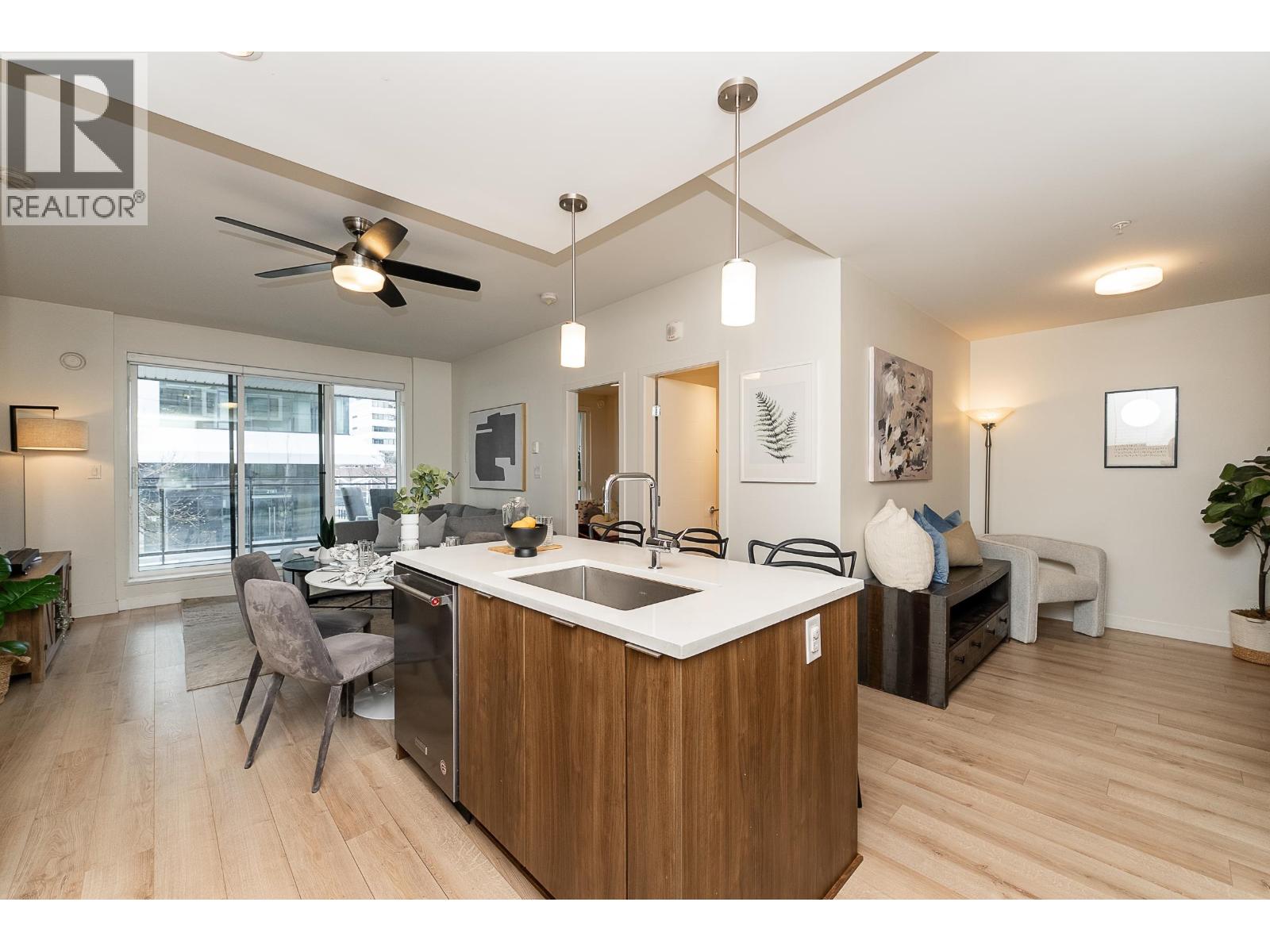 Listing Picture 6 of 40 : 103 2188 MADISON AVENUE, Burnaby / 本拿比 - 魯藝地產 Yvonne Lu Group - MLS Medallion Club Member