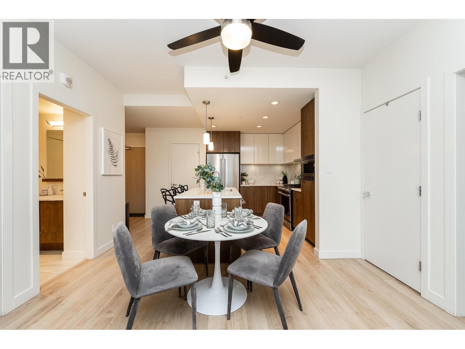 Listing Picture 11 of 40 : 103 2188 MADISON AVENUE, Burnaby / 本拿比 - 魯藝地產 Yvonne Lu Group - MLS Medallion Club Member