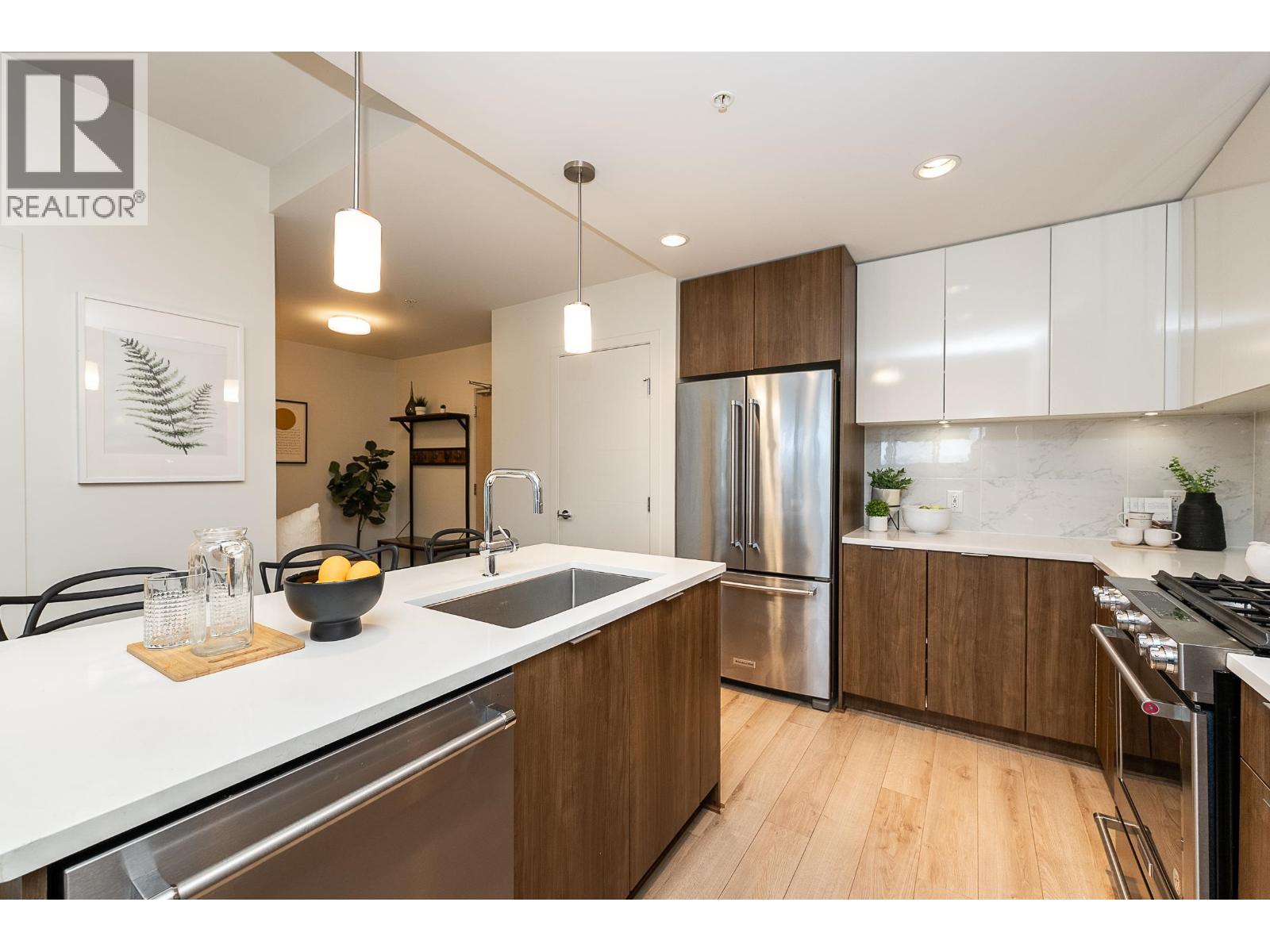 Listing Picture 5 of 40 : 103 2188 MADISON AVENUE, Burnaby / 本拿比 - 魯藝地產 Yvonne Lu Group - MLS Medallion Club Member