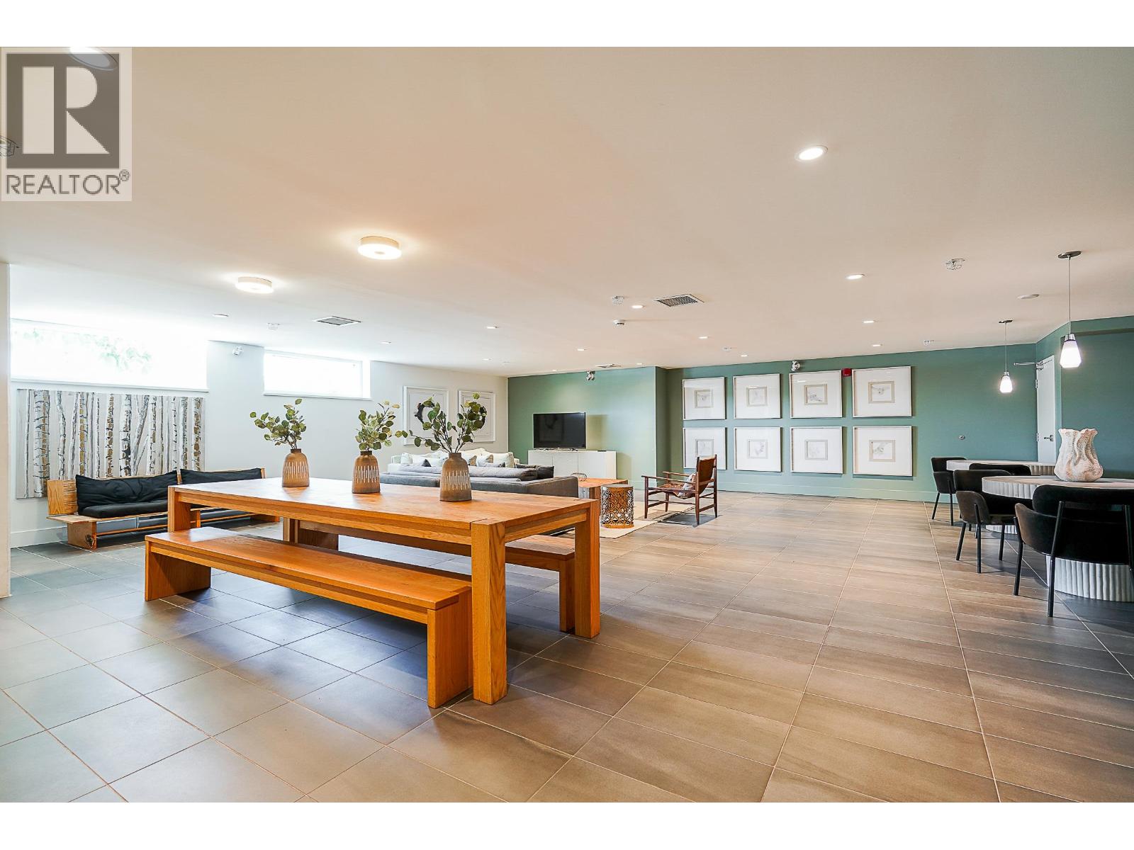 Listing Picture 32 of 40 : 103 2188 MADISON AVENUE, Burnaby / 本拿比 - 魯藝地產 Yvonne Lu Group - MLS Medallion Club Member