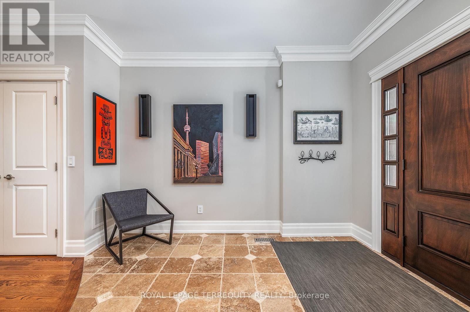 19 Bannon Avenue, Toronto, Ontario  M8X 1T6 - Photo 3 - W12909946