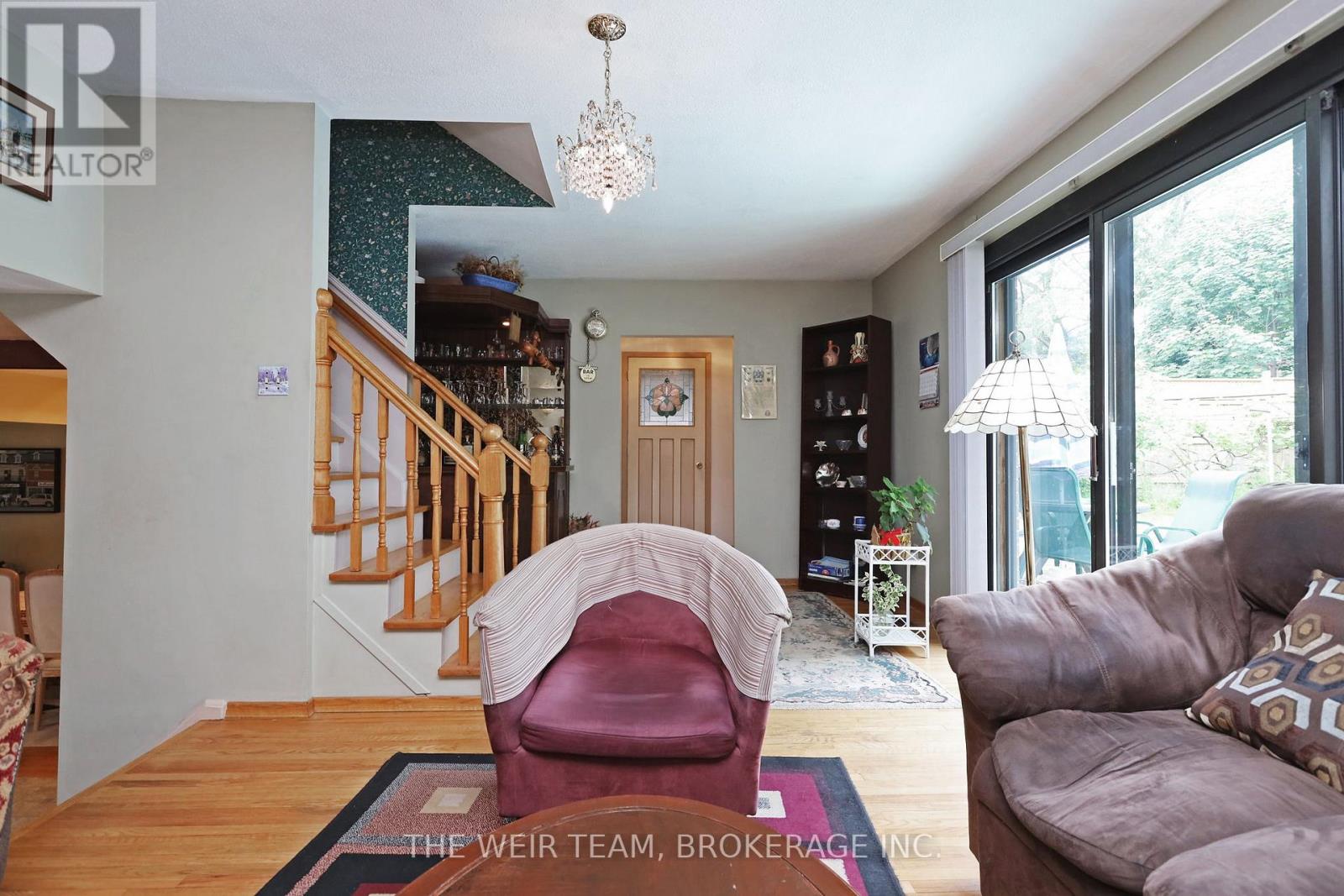 1577 Otterby Road, Mississauga (Applewood), Ontario  L4X 1W8 - Photo 22 - W12909954