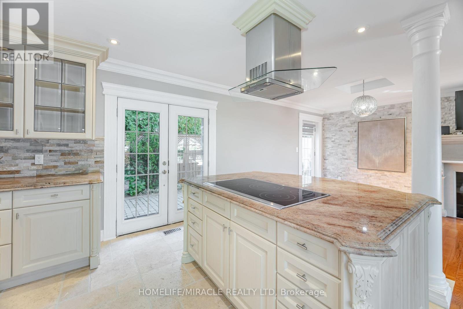 308 Third Line, Oakville, Ontario  L6L 4A4 - Photo 15 - W12909962