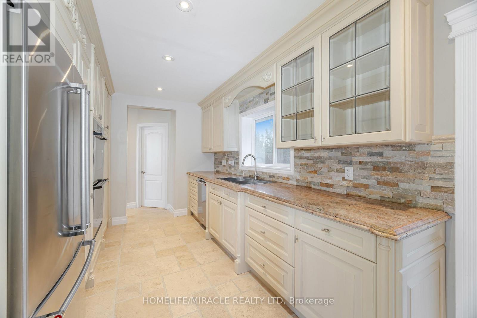 308 Third Line, Oakville, Ontario  L6L 4A4 - Photo 16 - W12909962