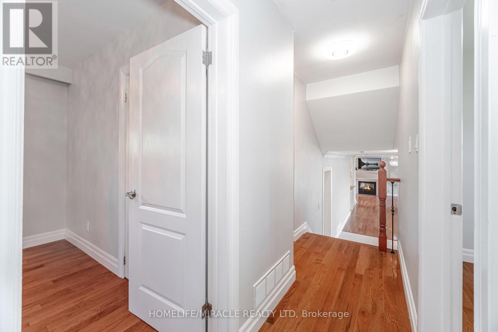 308 Third Line, Oakville, Ontario  L6L 4A4 - Photo 21 - W12909962