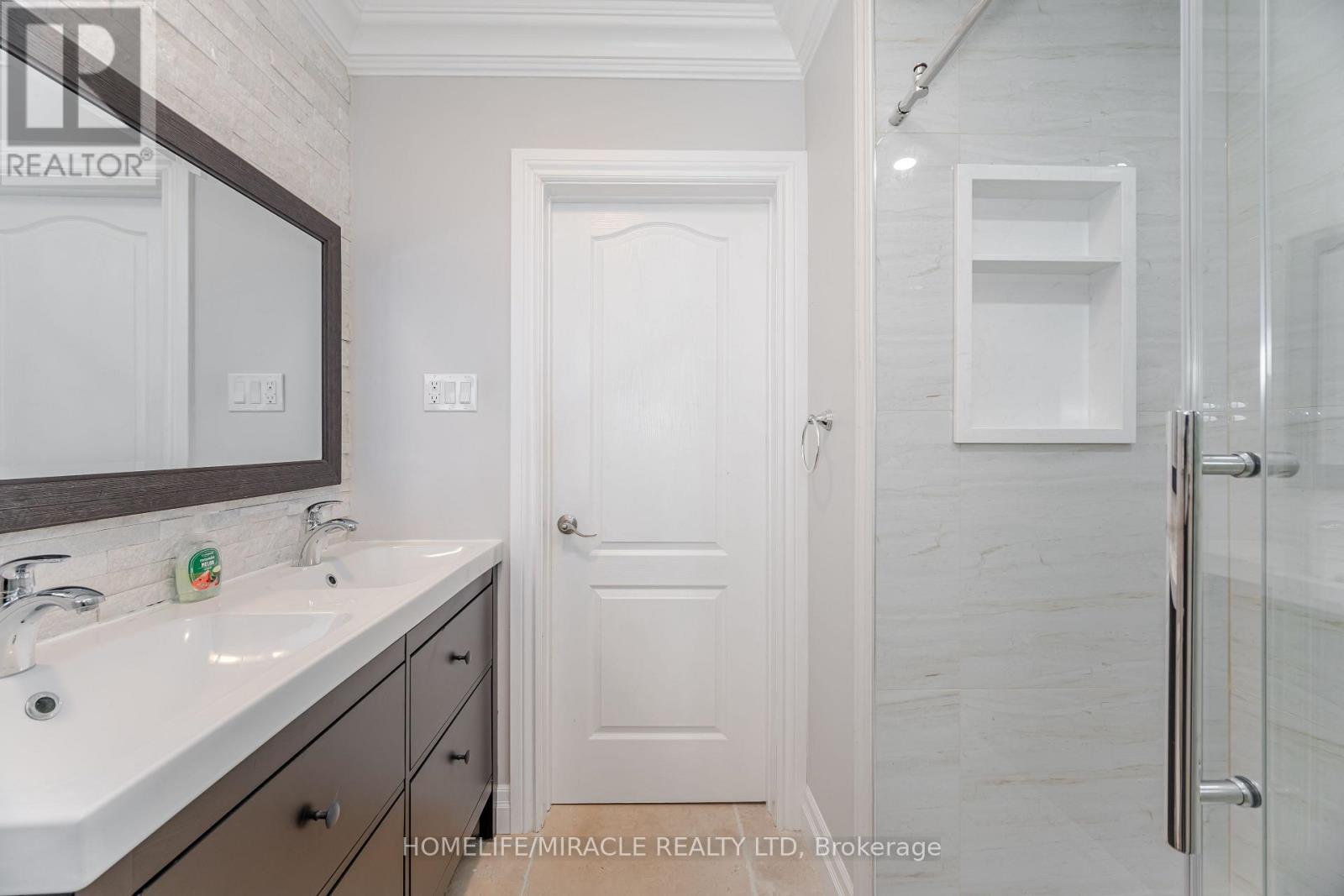 308 Third Line, Oakville, Ontario  L6L 4A4 - Photo 29 - W12909962