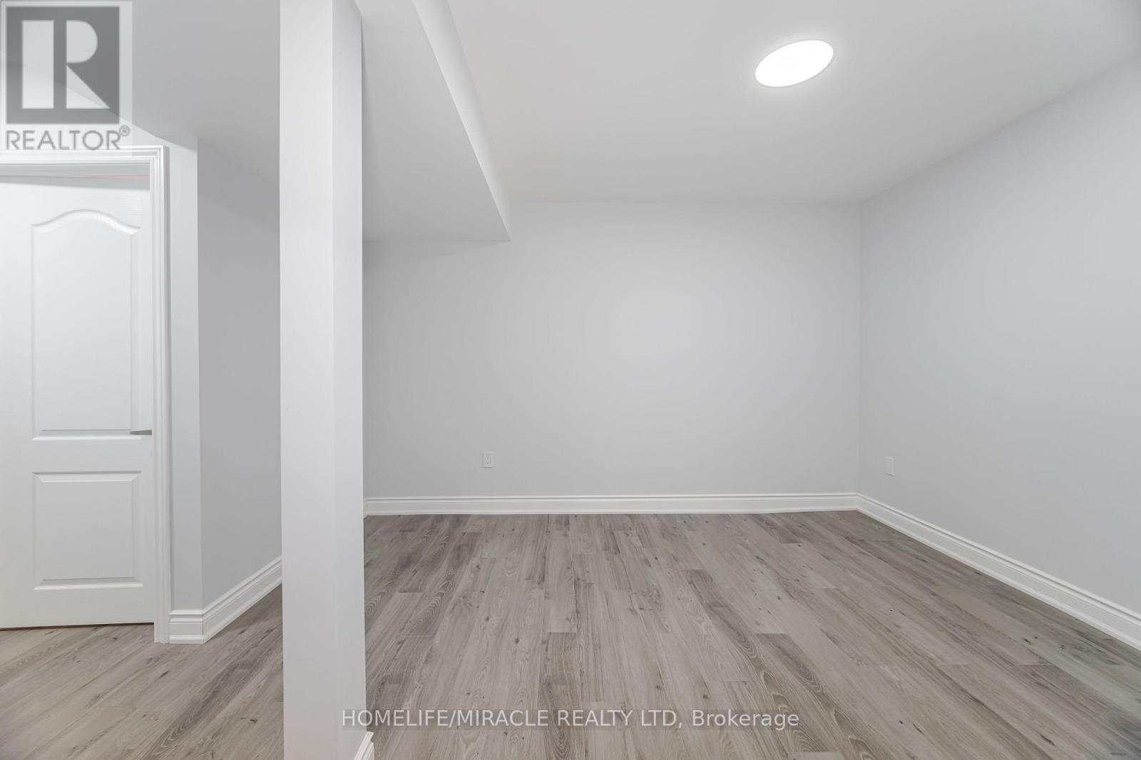 308 Third Line, Oakville, Ontario  L6L 4A4 - Photo 37 - W12909962