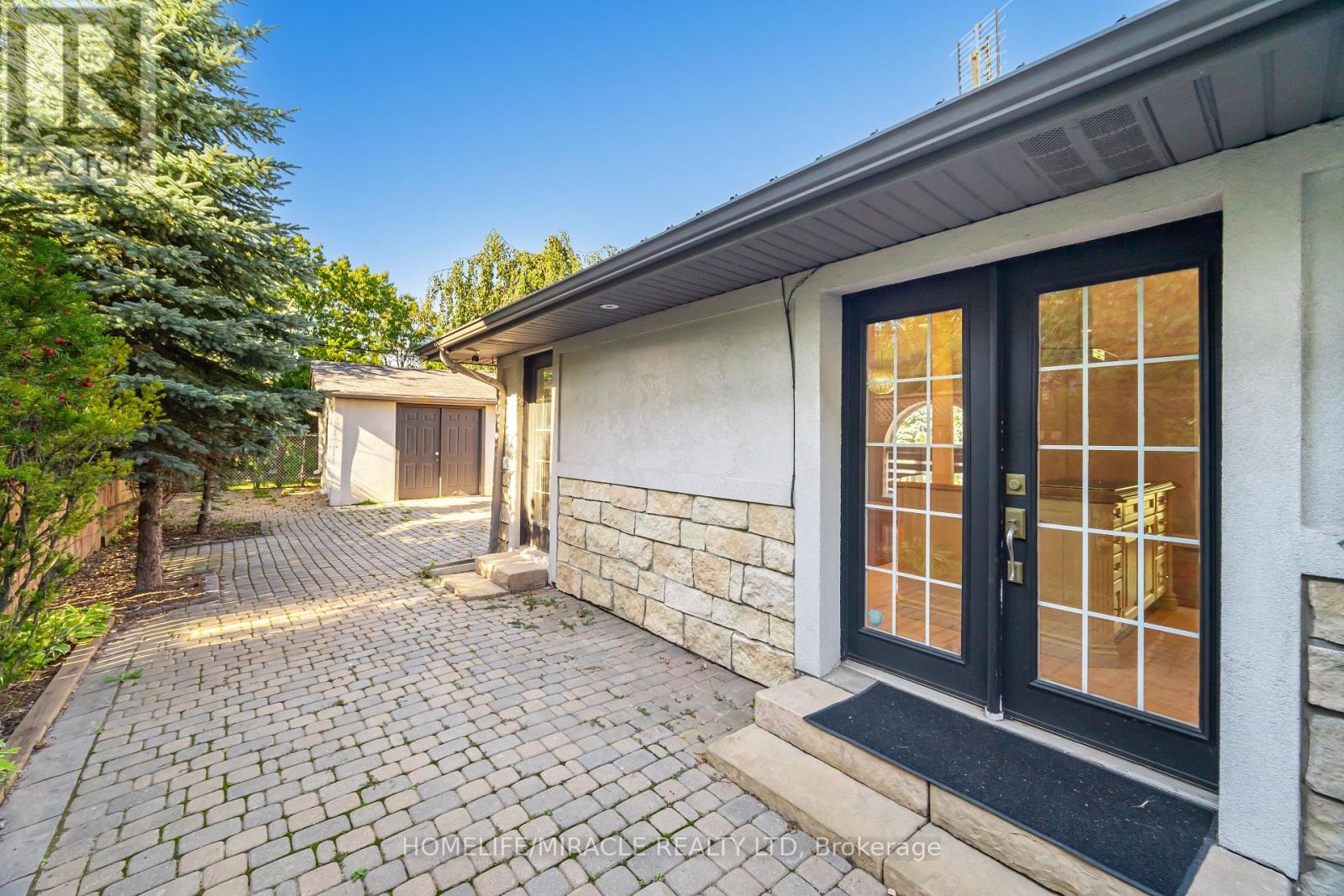 308 Third Line, Oakville, Ontario  L6L 4A4 - Photo 46 - W12909962