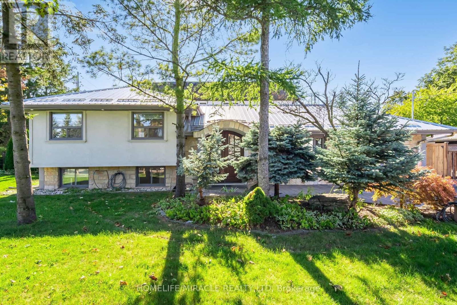 308 Third Line, Oakville, Ontario  L6L 4A4 - Photo 5 - W12909962