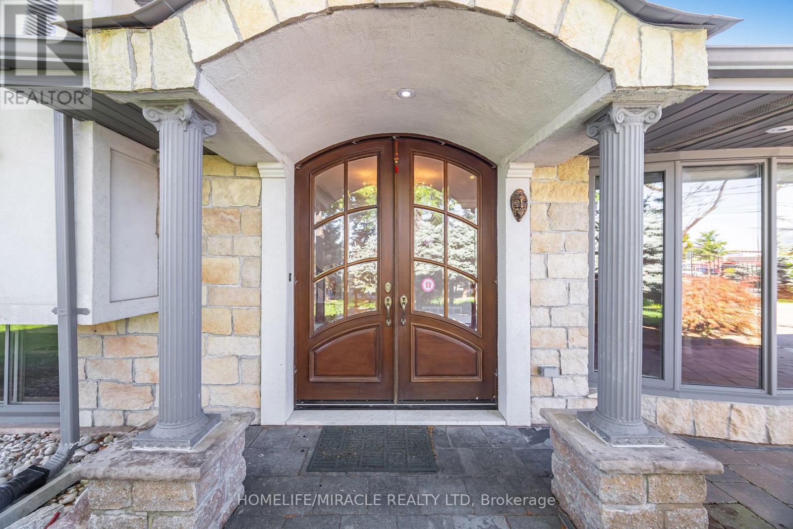 308 Third Line, Oakville, Ontario  L6L 4A4 - Photo 7 - W12909962