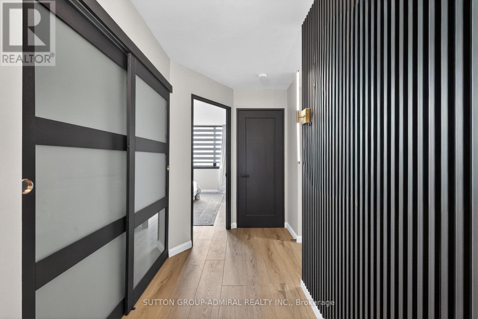 308 - 350 Webb Drive, Mississauga, Ontario  L5B 3W4 - Photo 7 - W12909986