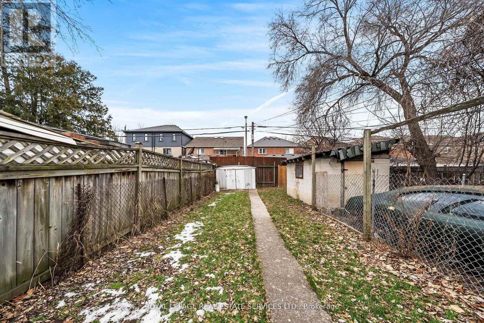 616 Old Weston Road, Toronto (Weston-Pellam Park), Ontario  M6N 3B3 - Photo 17 - W12909992